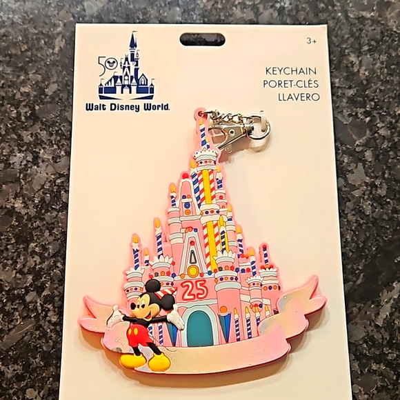 Keychain from Walt Disney World - Picture 1 of 4